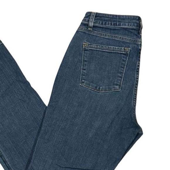 LL Bean Jeans Women’s 8 Blue Denim Clasic Fit Pockets Cotton Blend - Picture 5 of 7